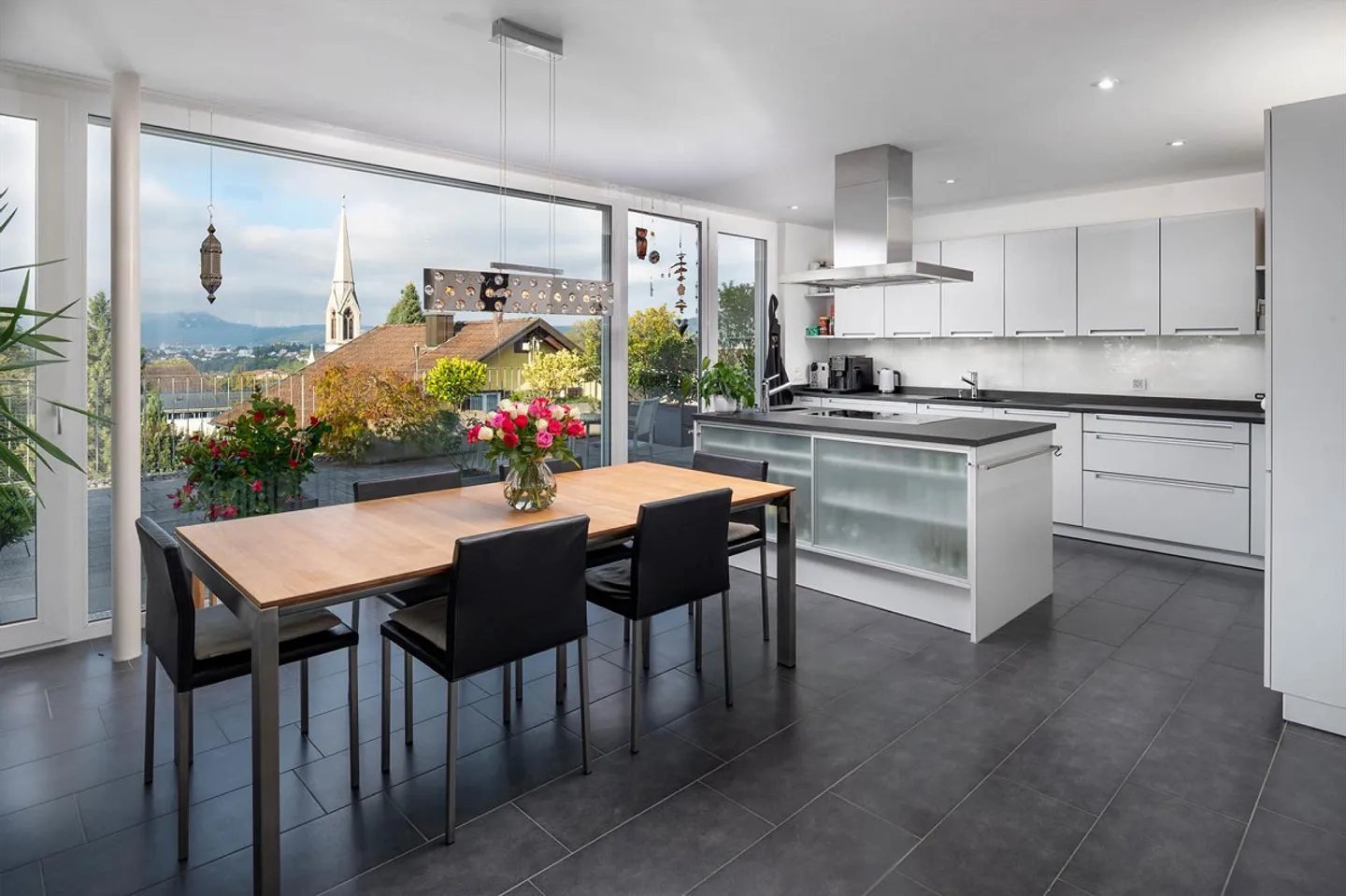 5½-Room Apartment with Dream Terrace - Photo 1 of 14