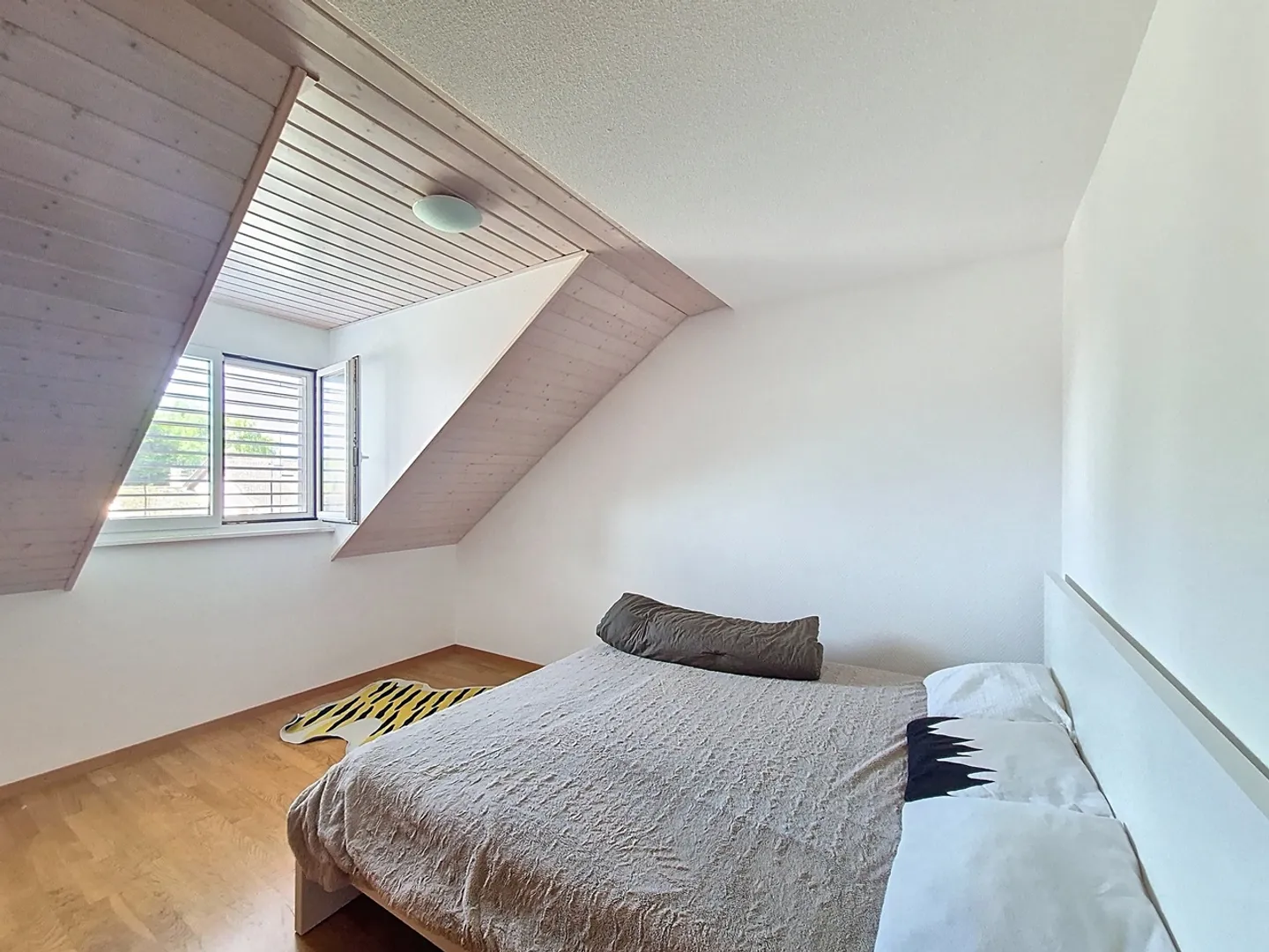 Duplex en attique avec vue sur le Mont-Blanc - Photo 7 sur 11