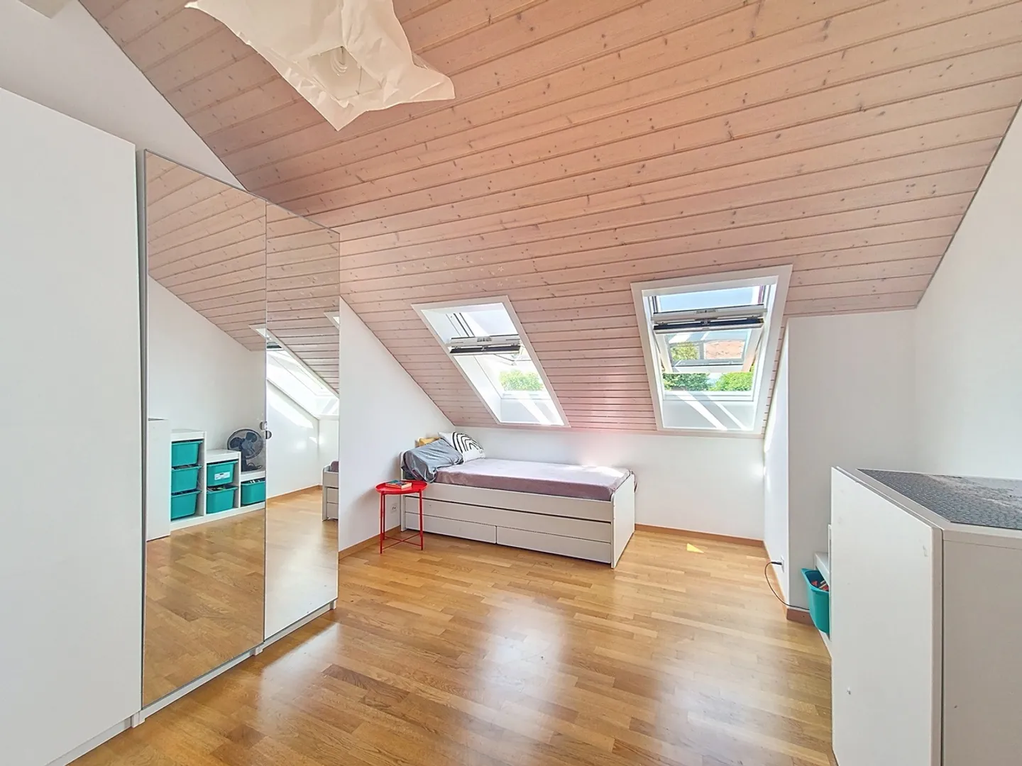 Duplex en attique avec vue sur le Mont-Blanc - Photo 8 sur 11