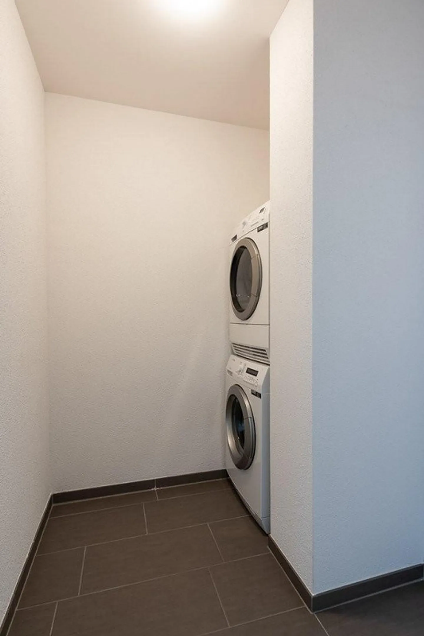 Magnifique appartement en attique de 3,5 pièces à Bülach - Photo 9 sur 10
