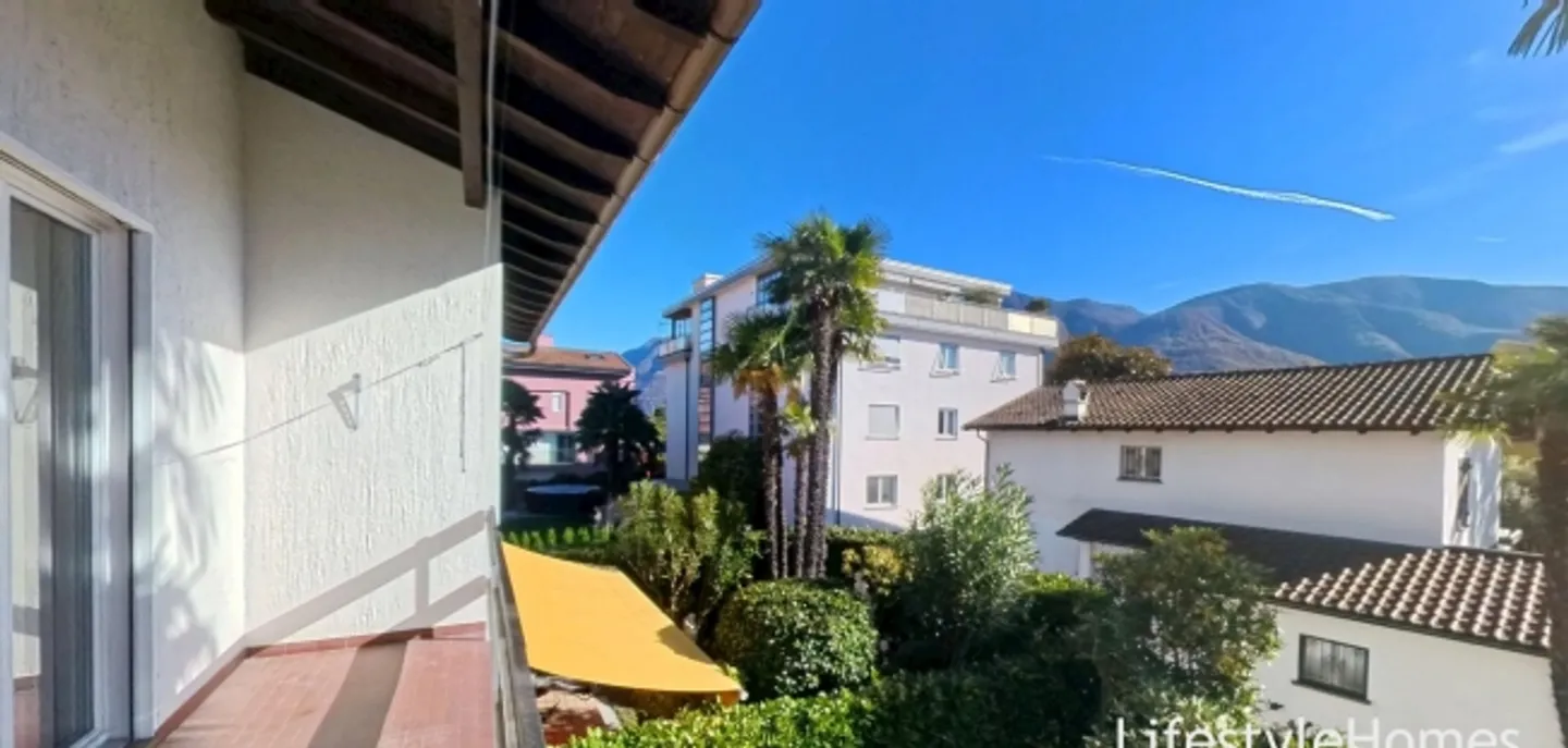 Stepped house for sale - Photo 2 of 9