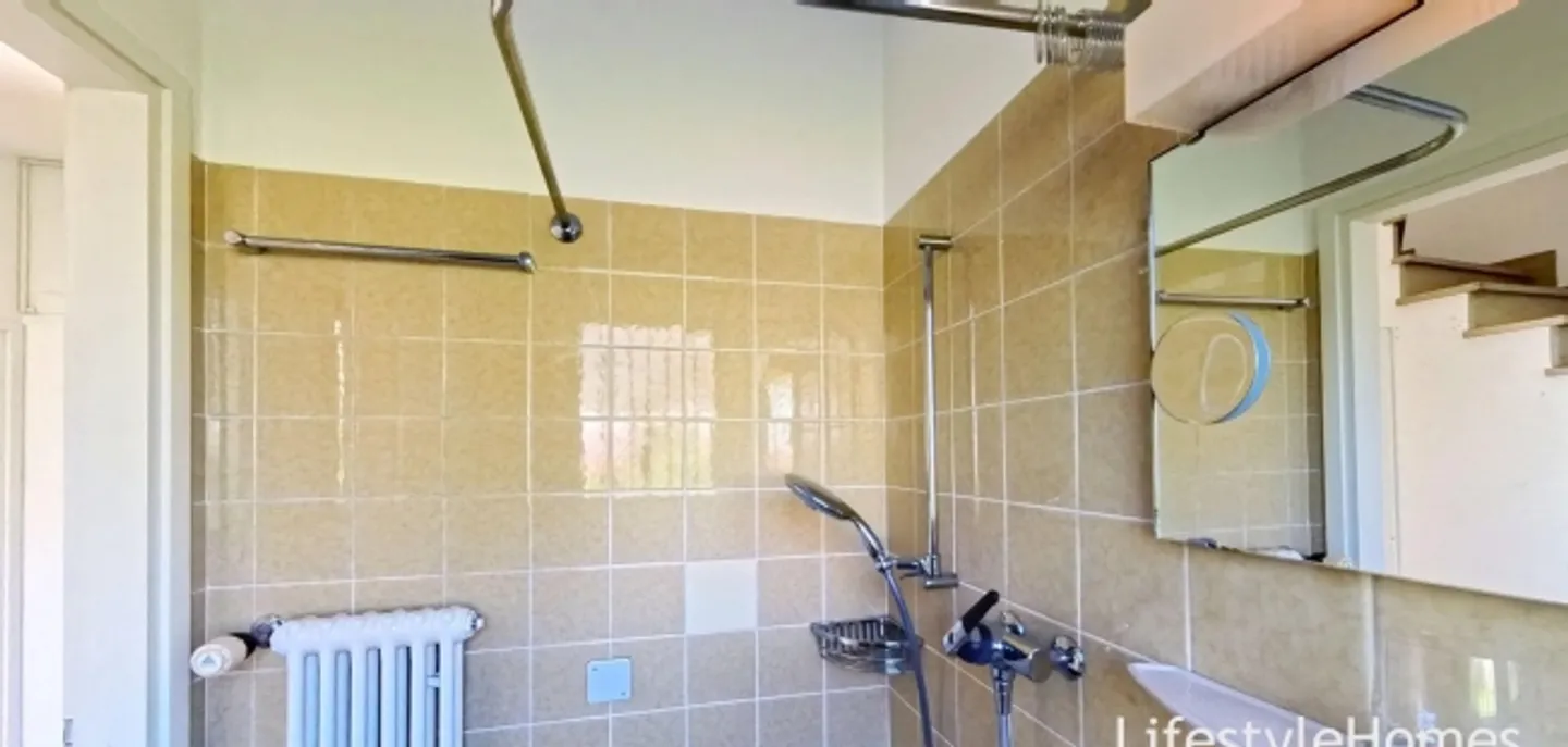 Stepped house for sale - Photo 7 of 9