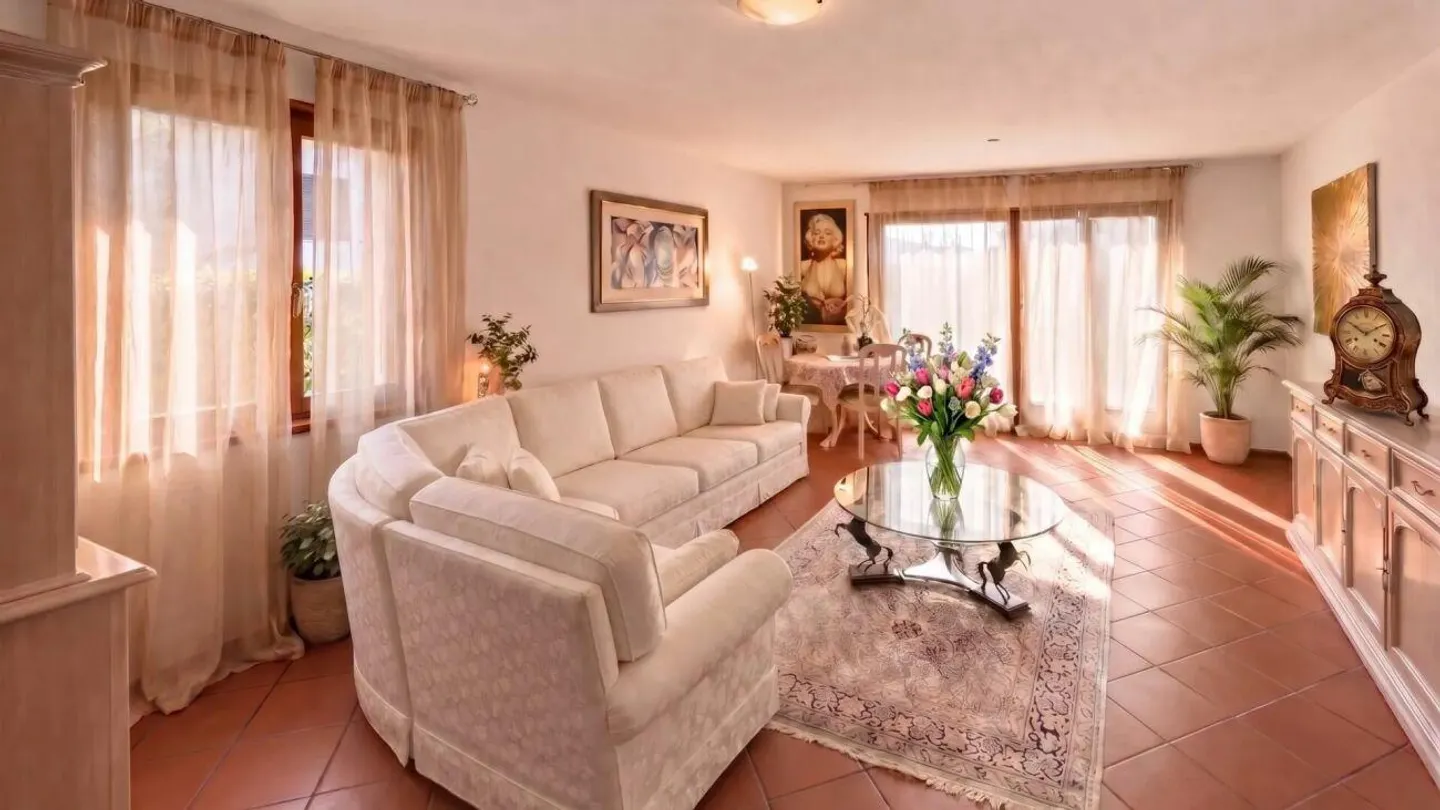 Charming house with fireplace, terrace and soundproof hobby room - Photo 4 of 13