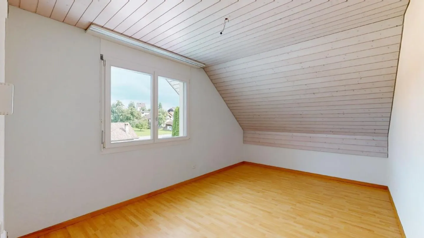 Helle Dachwohnung in ruhigem Quartier - Foto 5 von 9