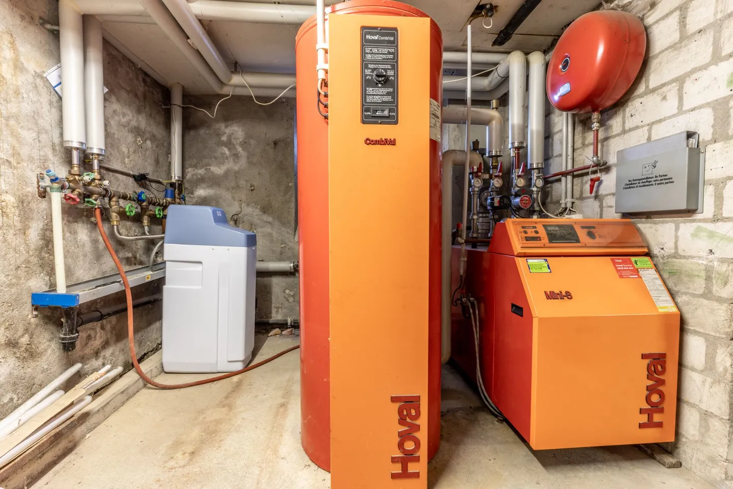 Freistehendes 7.5-Zimmer-Bauernhaus mit grosser Scheune, Garage und herrlichem Weitblick über die Felder - Foto 22 di 24