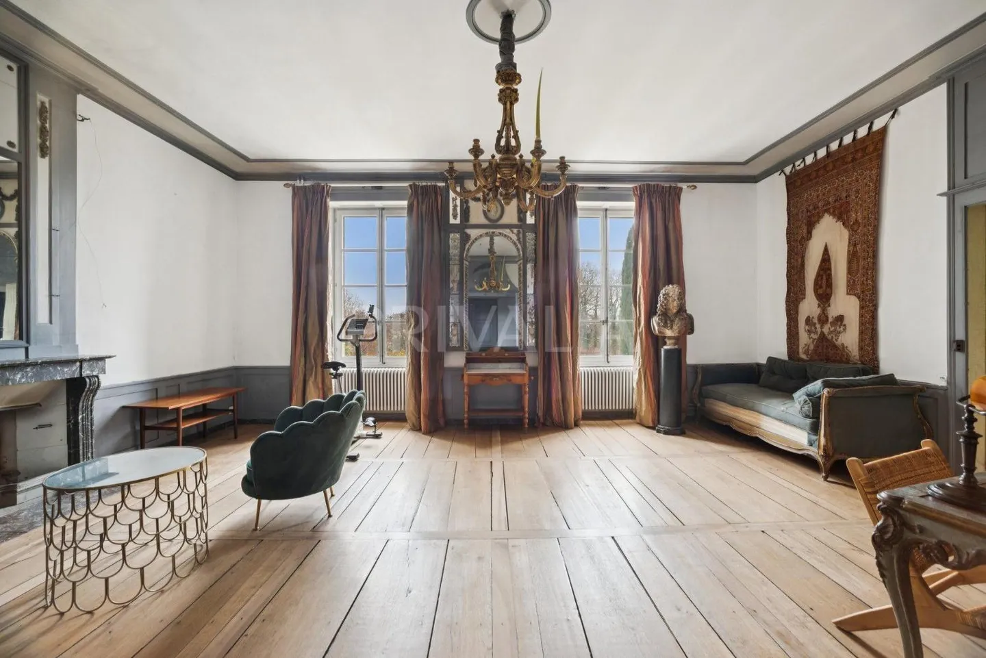 Herrenhaus mit Nebengebäuden und großem Park in Féchy - Foto 2 von 8