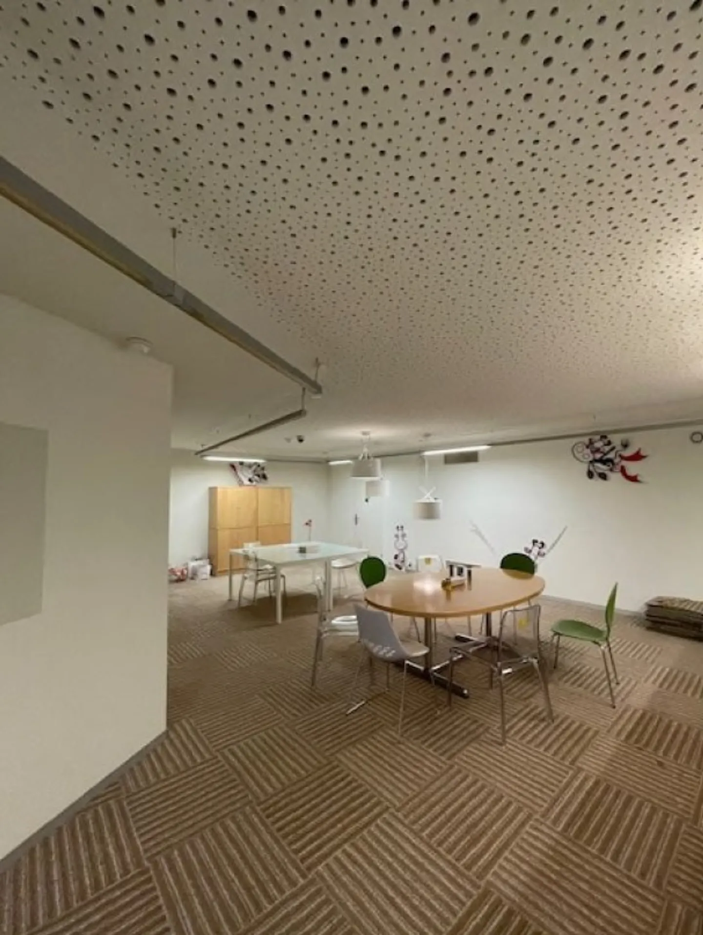 Espace de vente près de la gare - Photo 3 sur 7