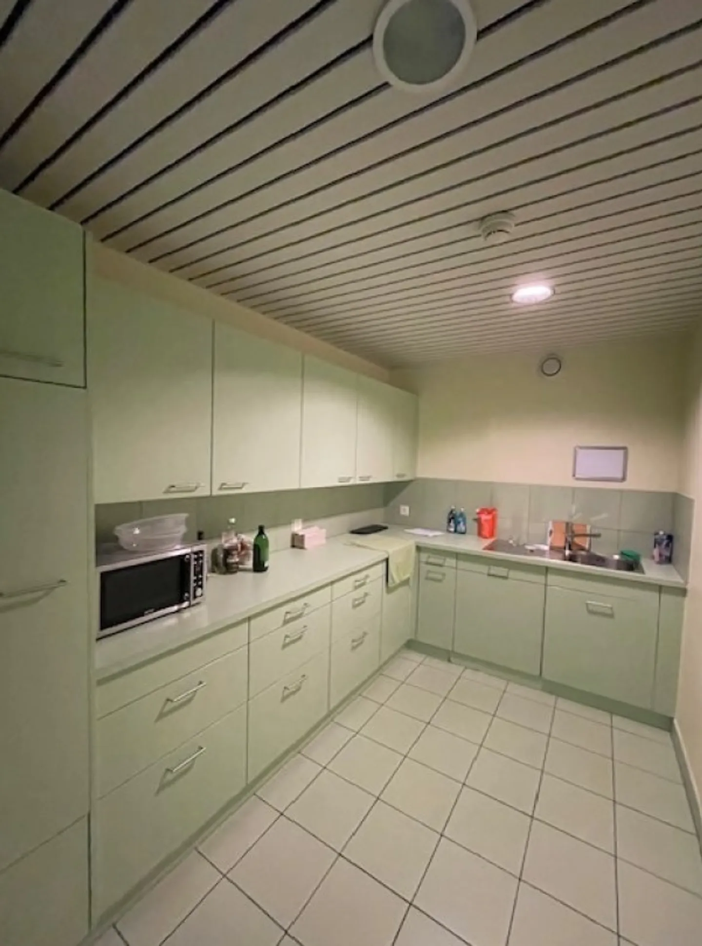 Espace de vente près de la gare - Photo 4 sur 7