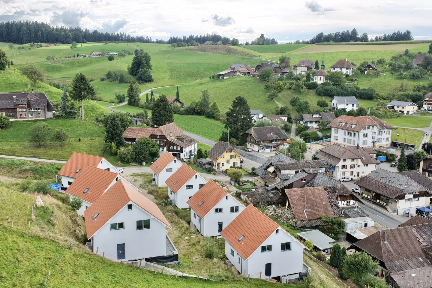 MODERN SINGLE-FAMILY HOUSES IN IDYLLIC, NATURE-ORIENTED SURROUNDINGS - Photo 8 of 9