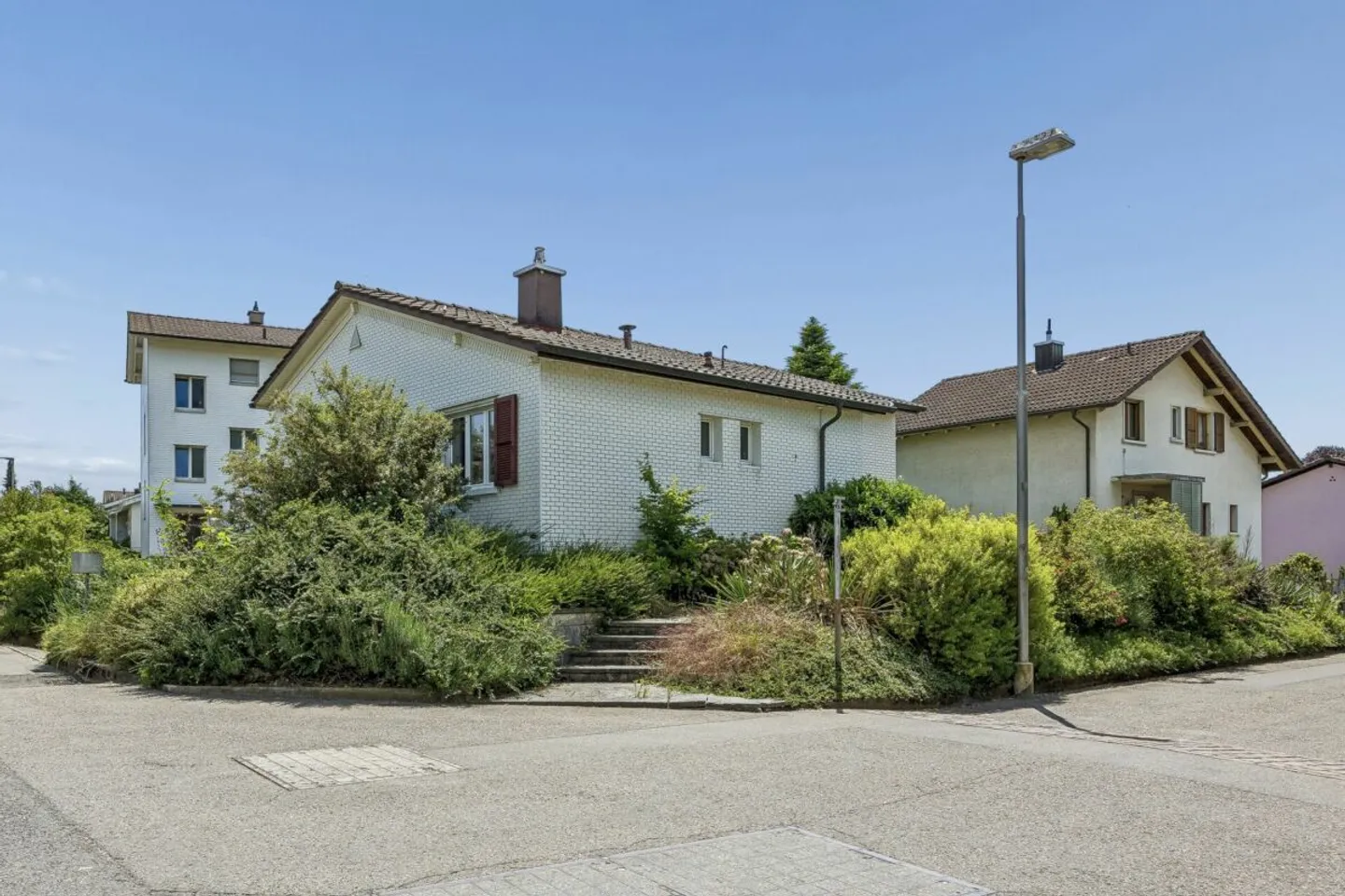 Charming Single Family Home - Photo 3 of 11
