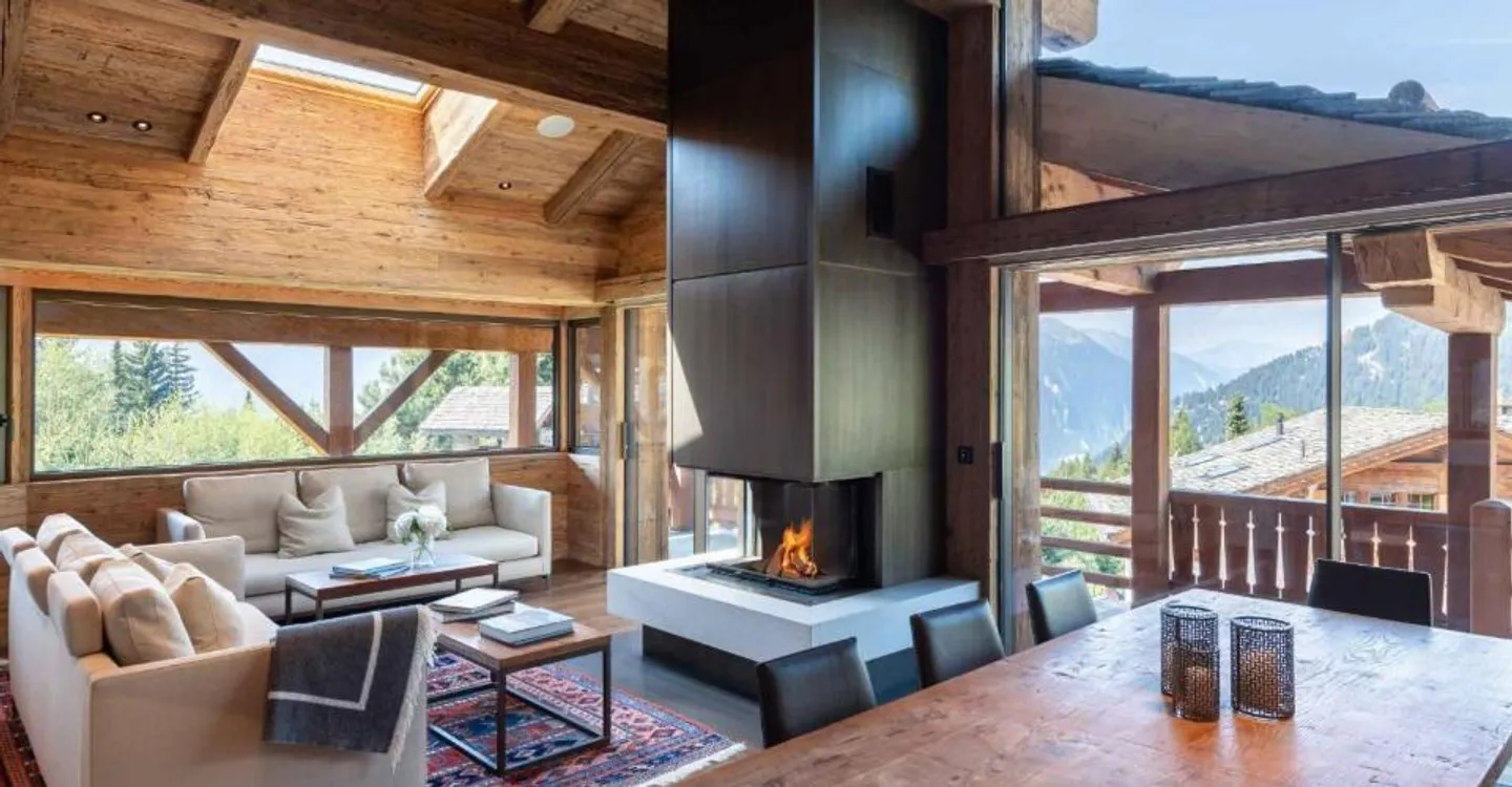 Außergewöhnliches Penthouse im Herzen des berühmten Hameau - Foto 1 von 6