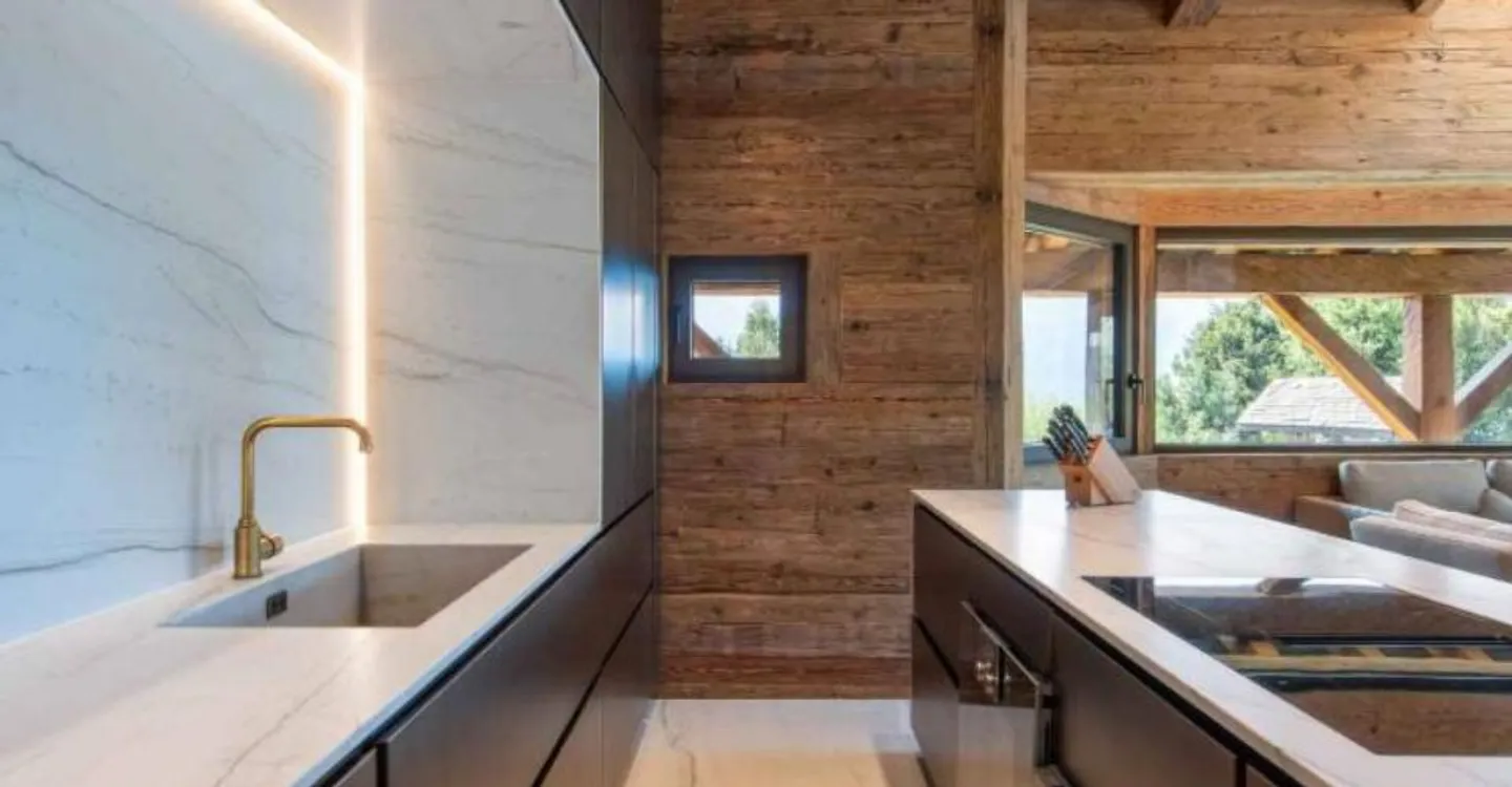 Außergewöhnliches Penthouse im Herzen des berühmten Hameau - Foto 5 von 6