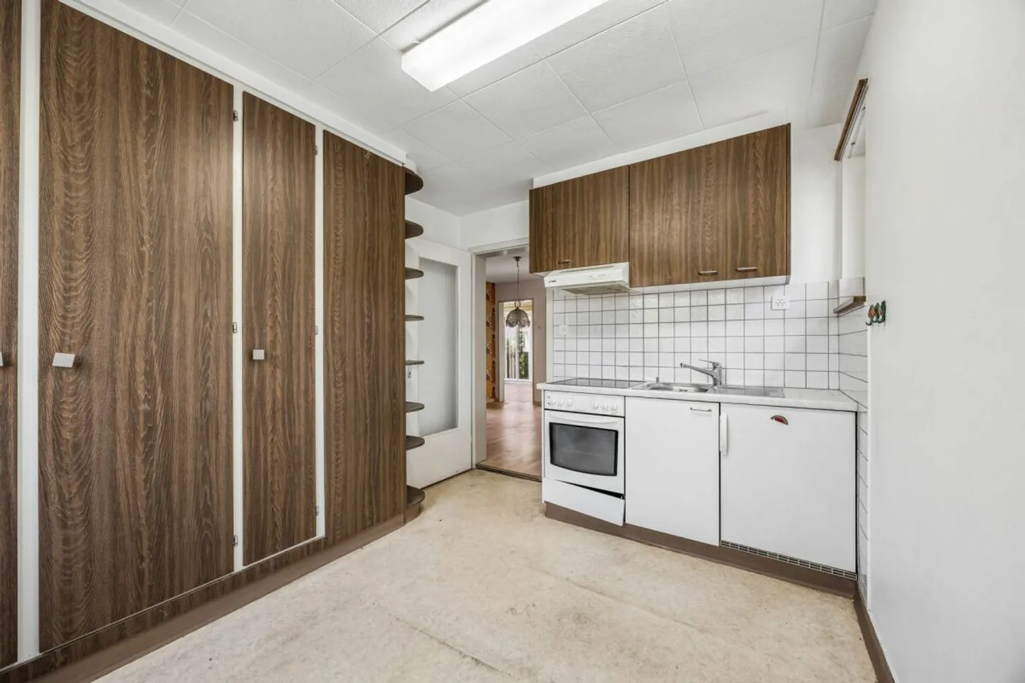 Charming Single Family Home - Photo 4 of 11