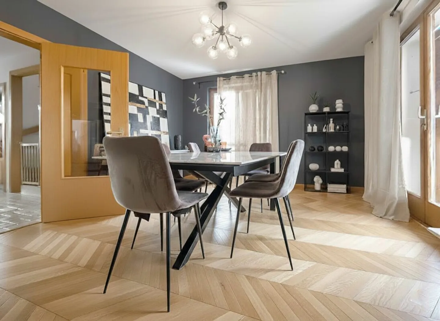 Einzelvilla mit 4,5 Zimmern und Garage. - Foto 5 von 26