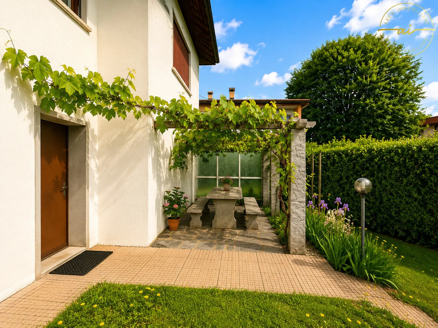 Independent House with Large Buildable Land - Photo 2 of 13