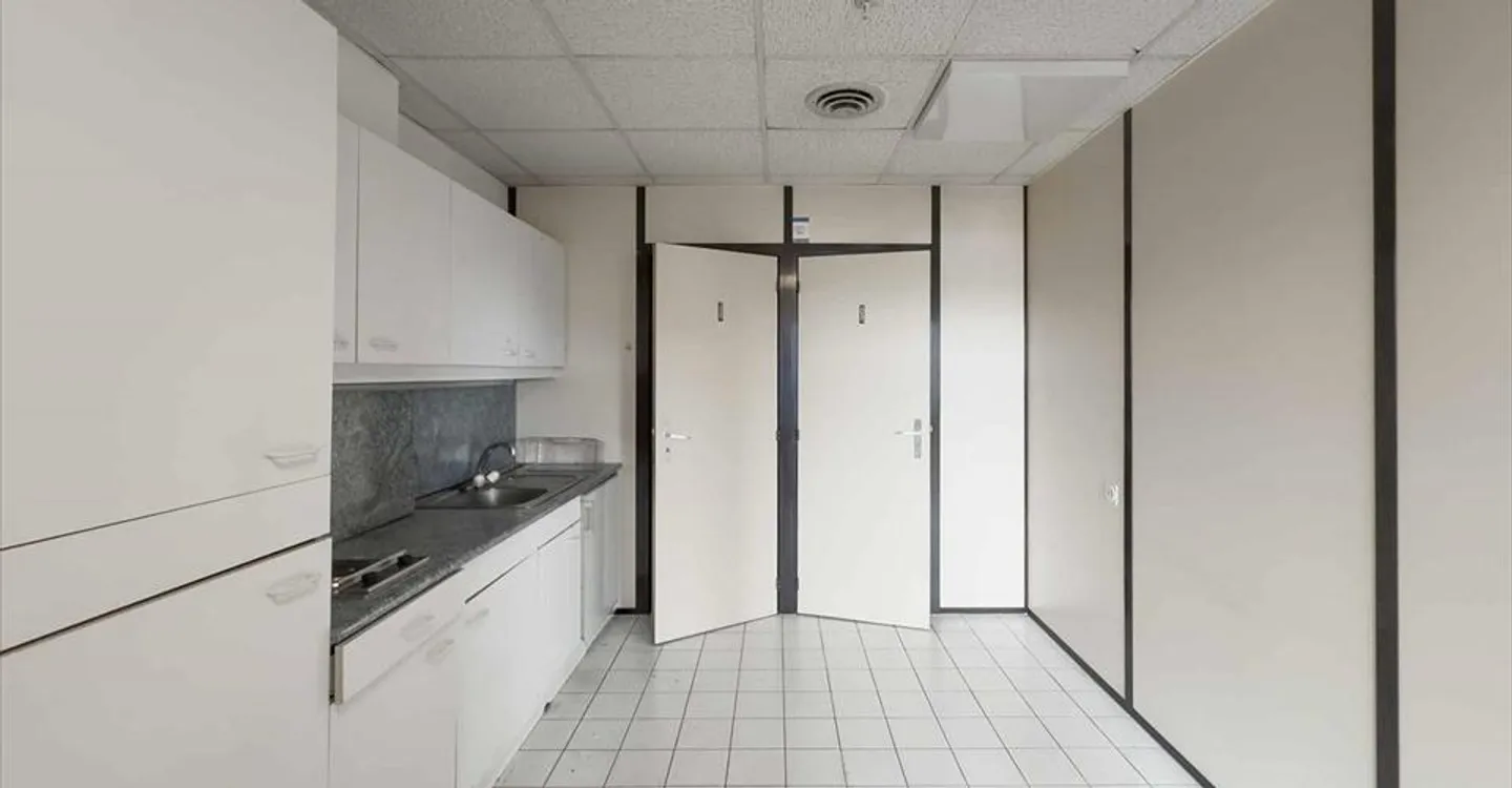 Spazio ufficio in affitto - Foto 5 di 9