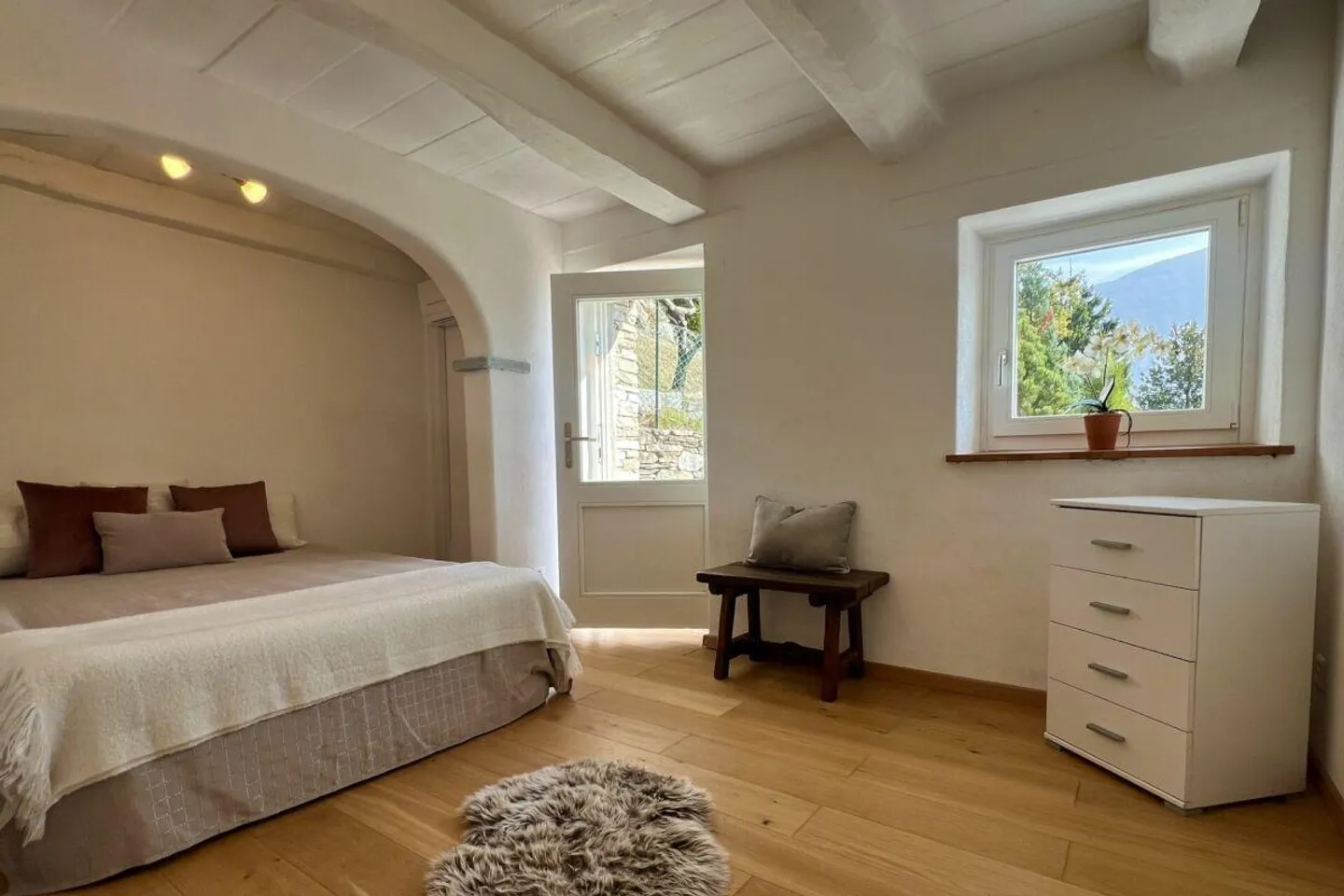 Casa in Pietra Ristrutturata con Grande Giardino e Terreno Edificabile Separato - Foto 19 di 30