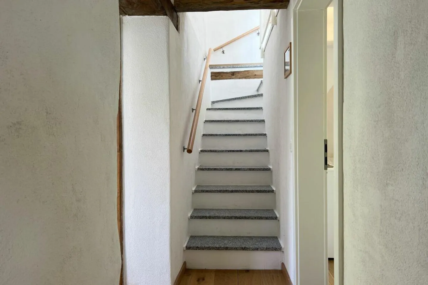 Casa in Pietra Ristrutturata con Grande Giardino e Terreno Edificabile Separato - Foto 20 di 30