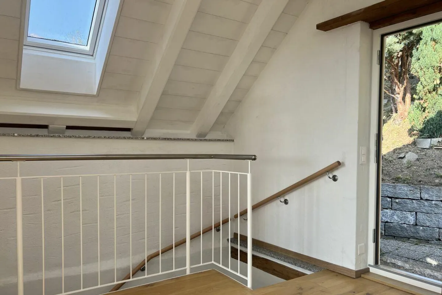 Casa in Pietra Ristrutturata con Grande Giardino e Terreno Edificabile Separato - Foto 23 di 30