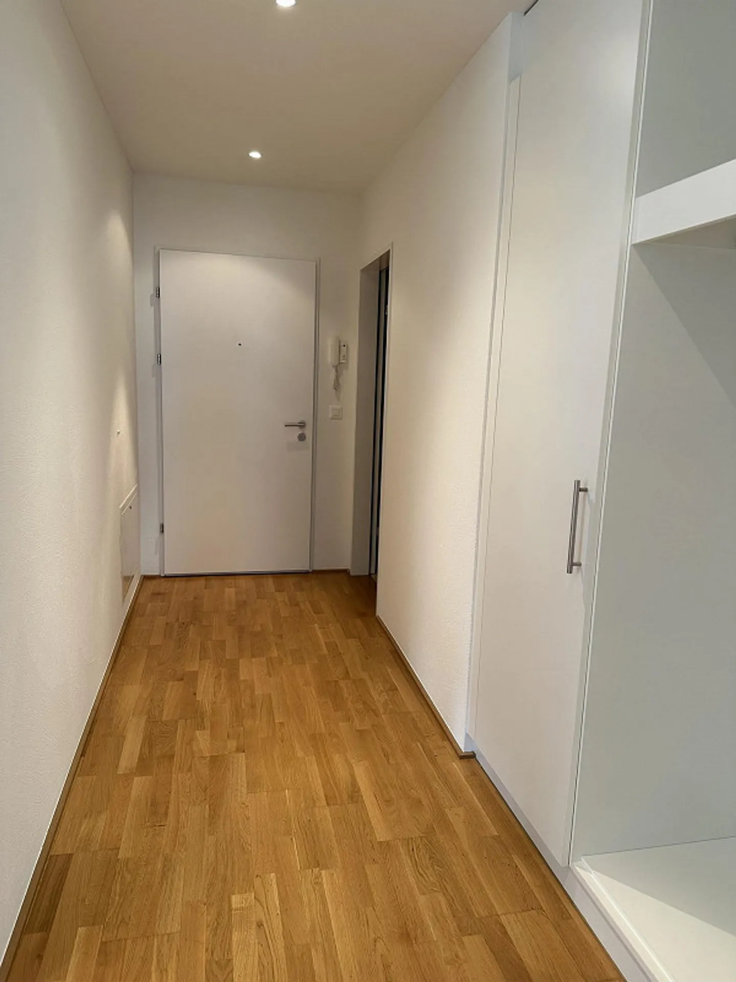 Moderne 3 1/2-Zimmerwohnung an attraktiver Lage zu vermieten - Foto 3 von 10