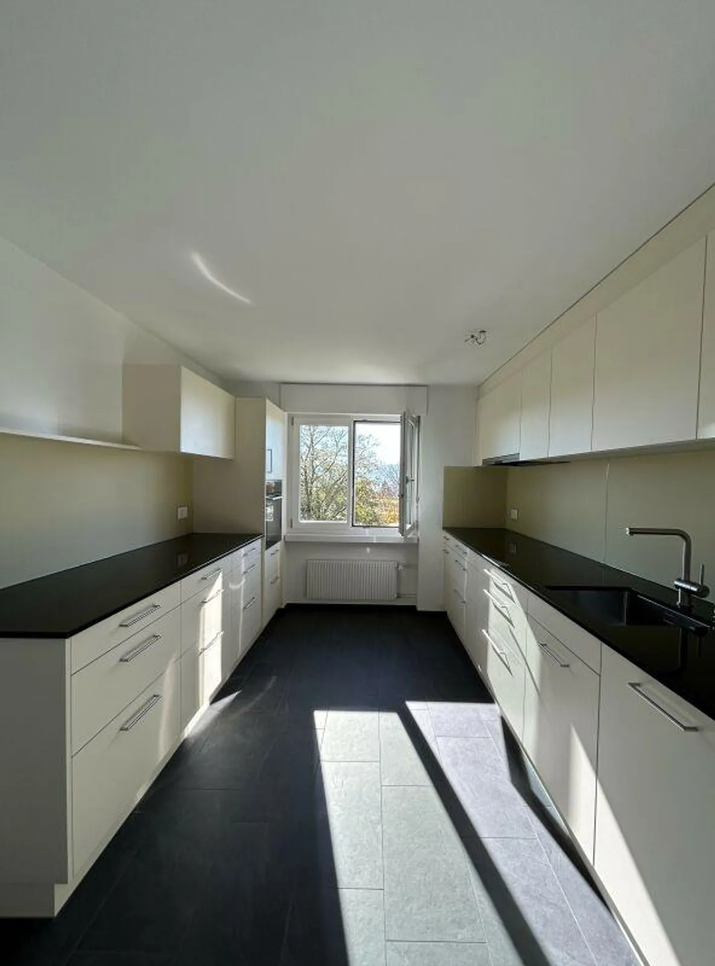 Bright apartment with a breathtaking view of Chläggi - Photo 2 of 8