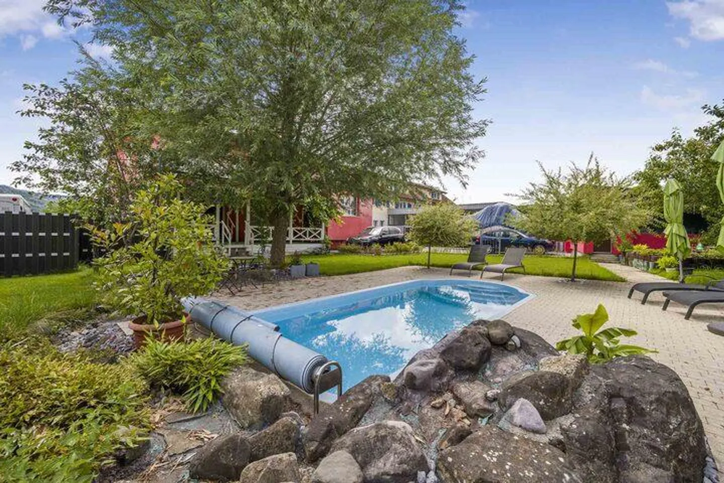 Residential building for sale - Photo 1 of 8