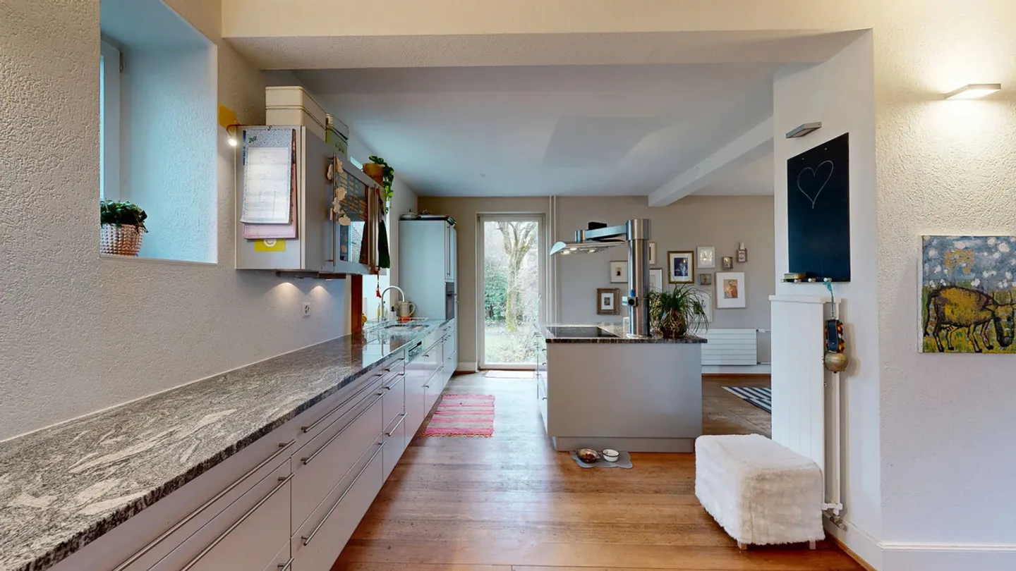 «Freistehendes 6.5-Zimmer-Einfamilienhaus mit Carport und Schwedenofen» - Foto 8 von 27