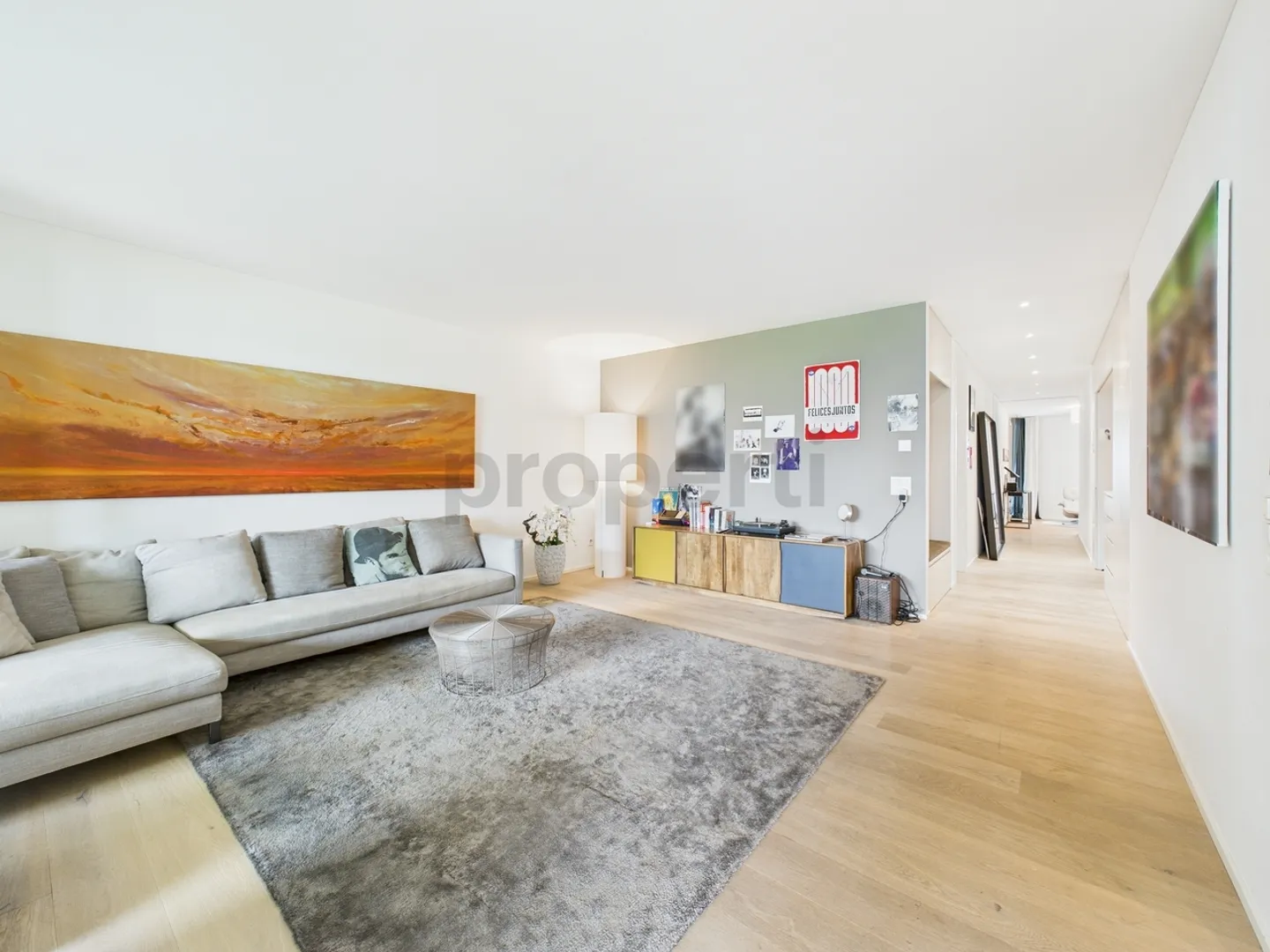 High-End Equipment and Sunny Apartment Experience in the Metropolitan - Photo 2 of 12