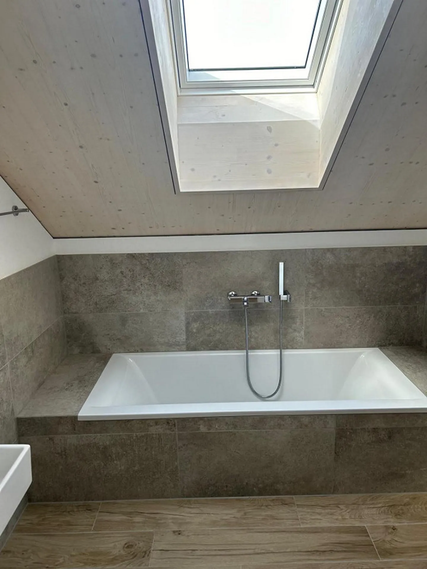Appartement penthouse exclusif de 4 1/2 pièces - Photo 4 sur 6