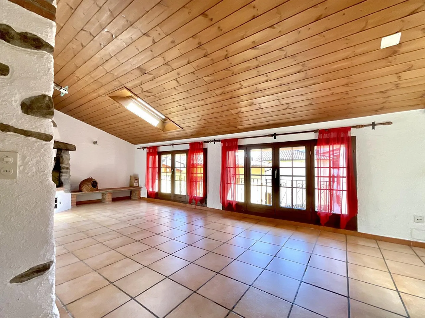 BEDANO - FOR SALE SEMI-DETACHED HOUSE IN HISTORICAL CENTER - Photo 2 of 11