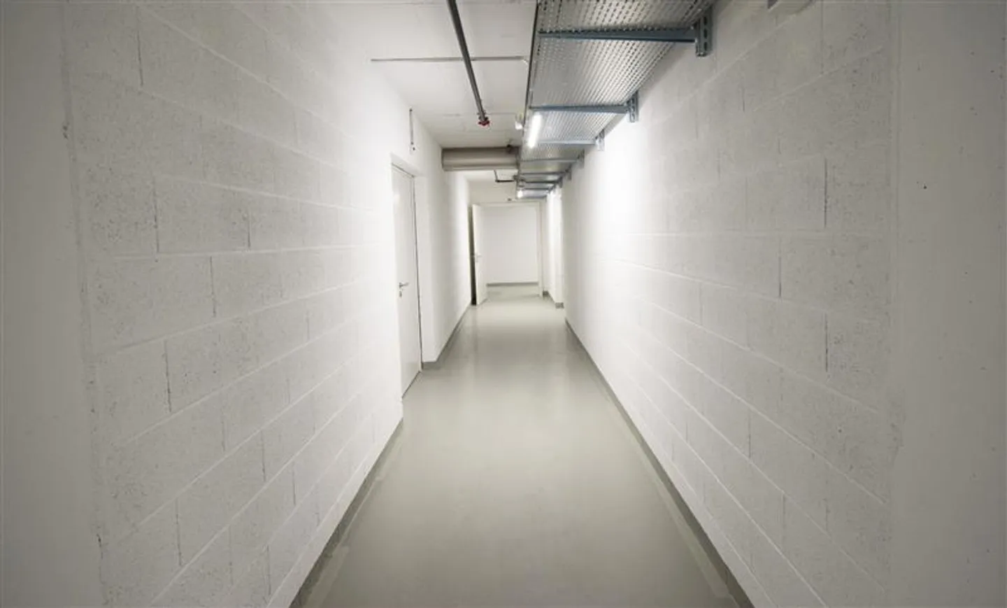 Immeuble mixte à louer - Photo 2 sur 10