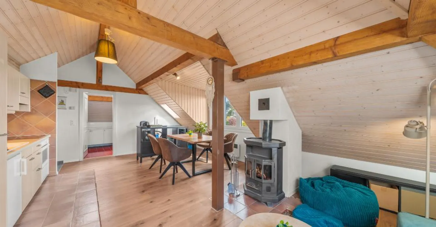 Beautiful detached house with 5.5 rooms + studio with independent access - ideally located near the city center, transport, and amenities - Photo 15 of 16