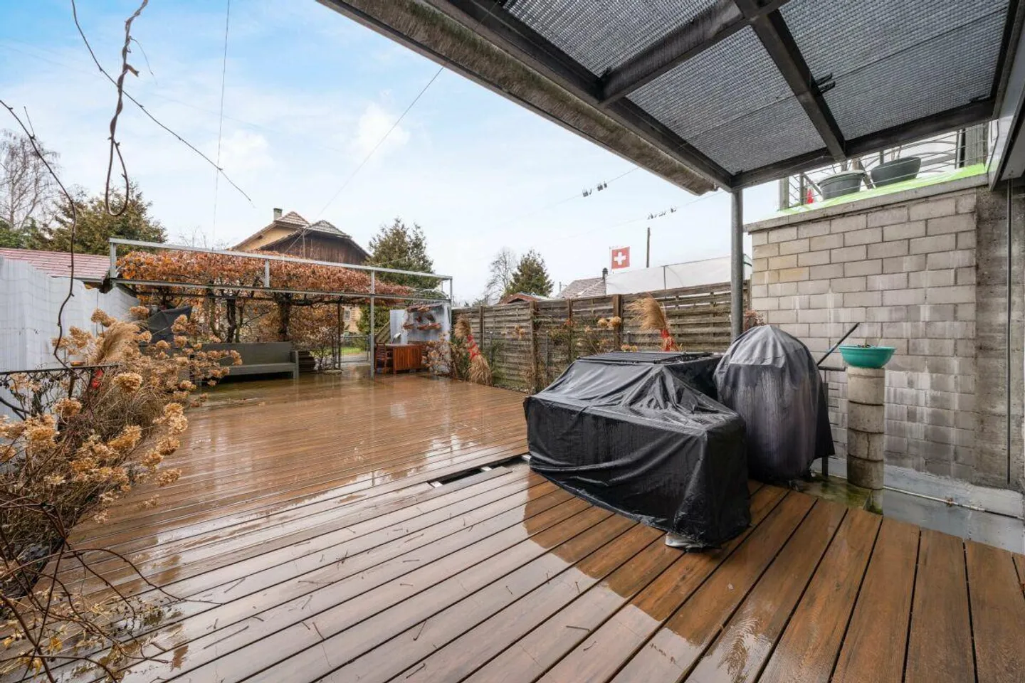 Terraced house with sunny outdoor areas! - Photo 5 of 15