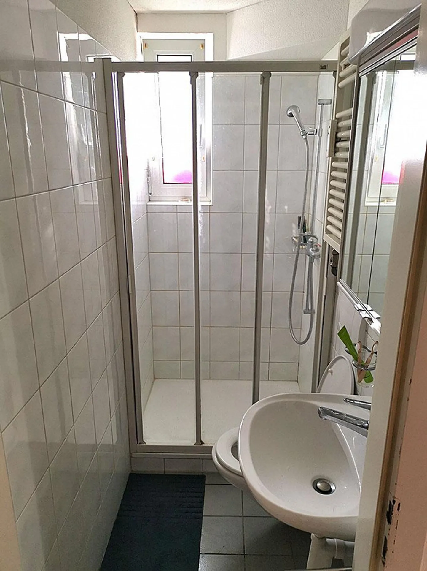 Schöne 2.5-Zimmer-Wohnung an ruhiger Lage im Grünen und doch zentral - Foto 9 von 9