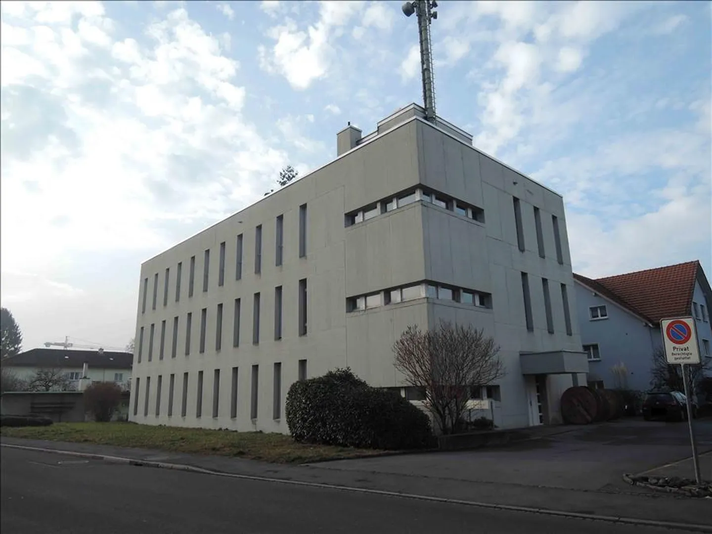 Spazio commerciale o per uffici attraente nella bella valle del Reno - Foto 1 di 7