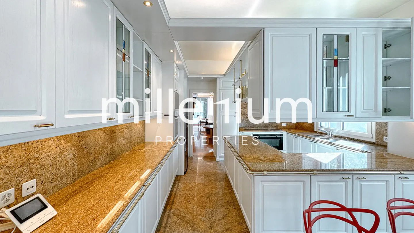 «Belle maison de maître 8P à Conches» - Photo 3 sur 12