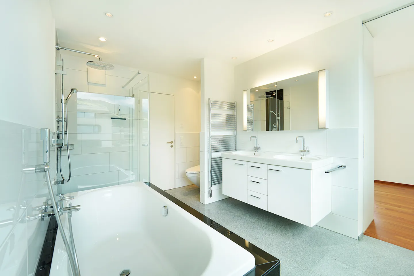 Appartement de luxe en attique avec vue sur le lac - Photo 9 sur 11
