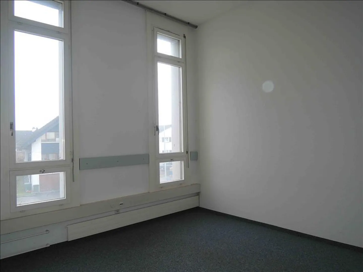 Spazio commerciale o per uffici attraente nella bella valle del Reno - Foto 3 di 7