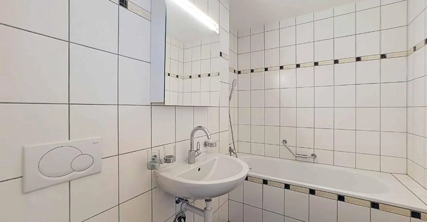 Appartement spacieux avec terrasse - Photo 8 sur 13