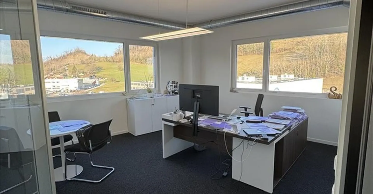 Bureau à louer - Photo 2 sur 7