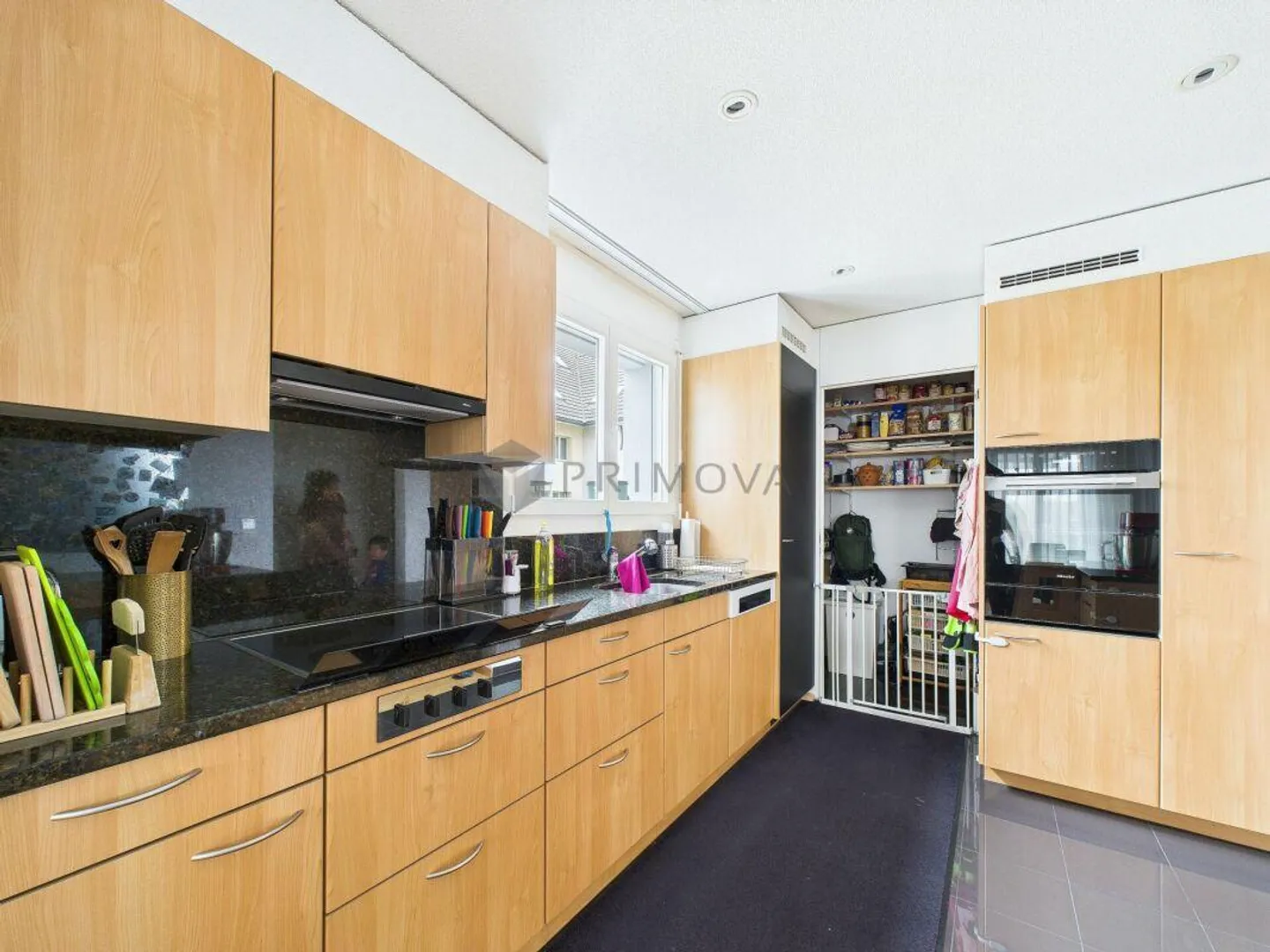 Central and yet quiet - charming 4.5-room apartment in Volketswil - Photo 5 of 9