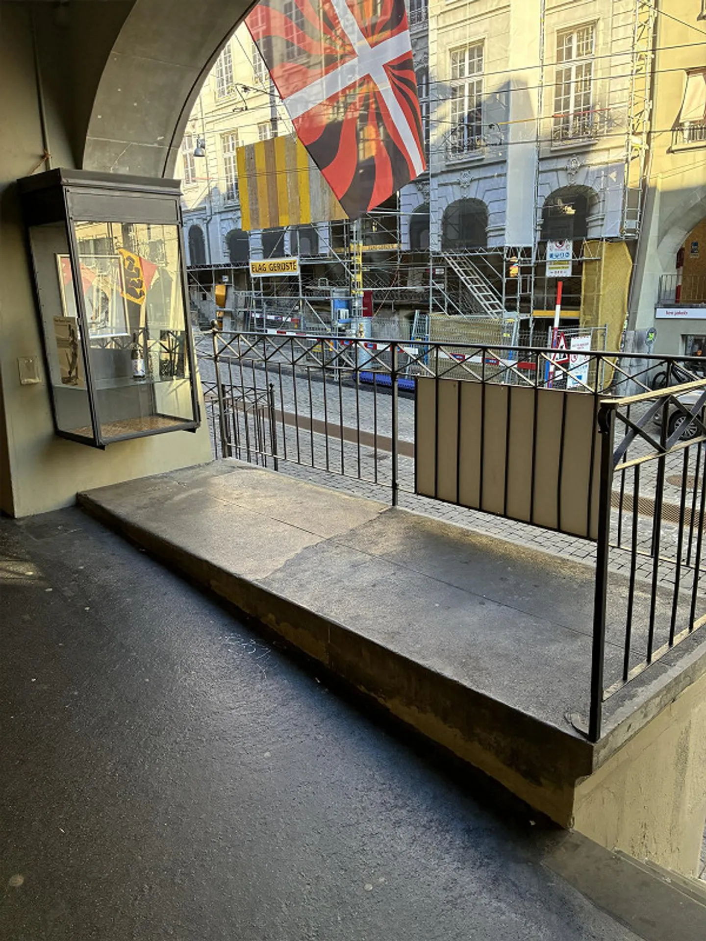 Schönes Ladenlokal in preisgekröntem Altstadthaus Bern - Photo 3 sur 5