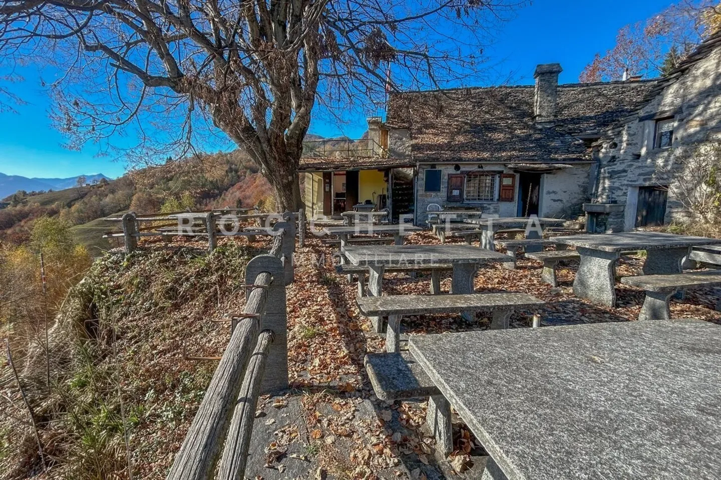Storico Grotto "al Riposo Romantico" sul Monte Comino - Foto 2 di 13