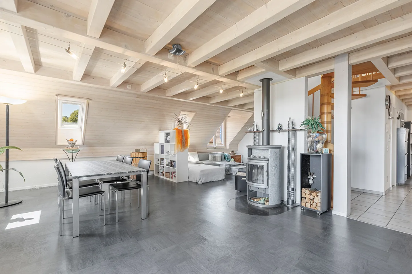 Your new home in the Zurich wine region - spacious, bright, and close to nature - Photo 7 of 7