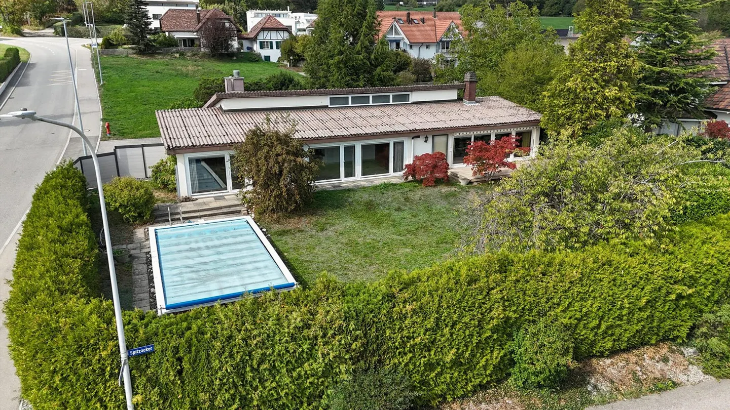 Living, Realizing, Enjoying - A Home with Pool, Workshop ... - Photo 1 of 13