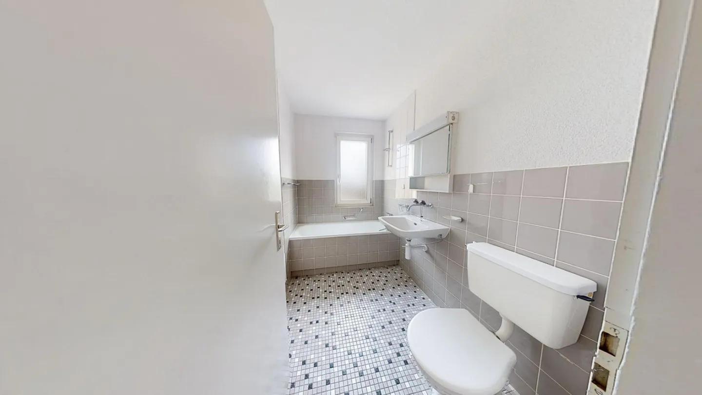 Vivre avec charme dans un emplacement ensoleillé et central - Photo 7 sur 9