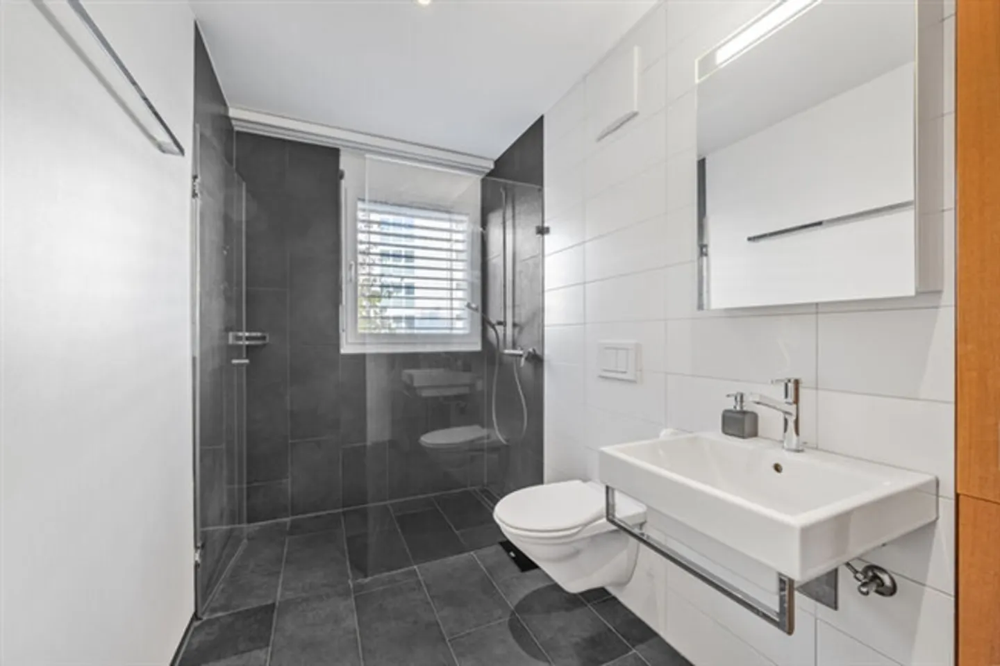 INTELLIGENTE E MODERNO NEL CENTRO - Foto 5 di 8