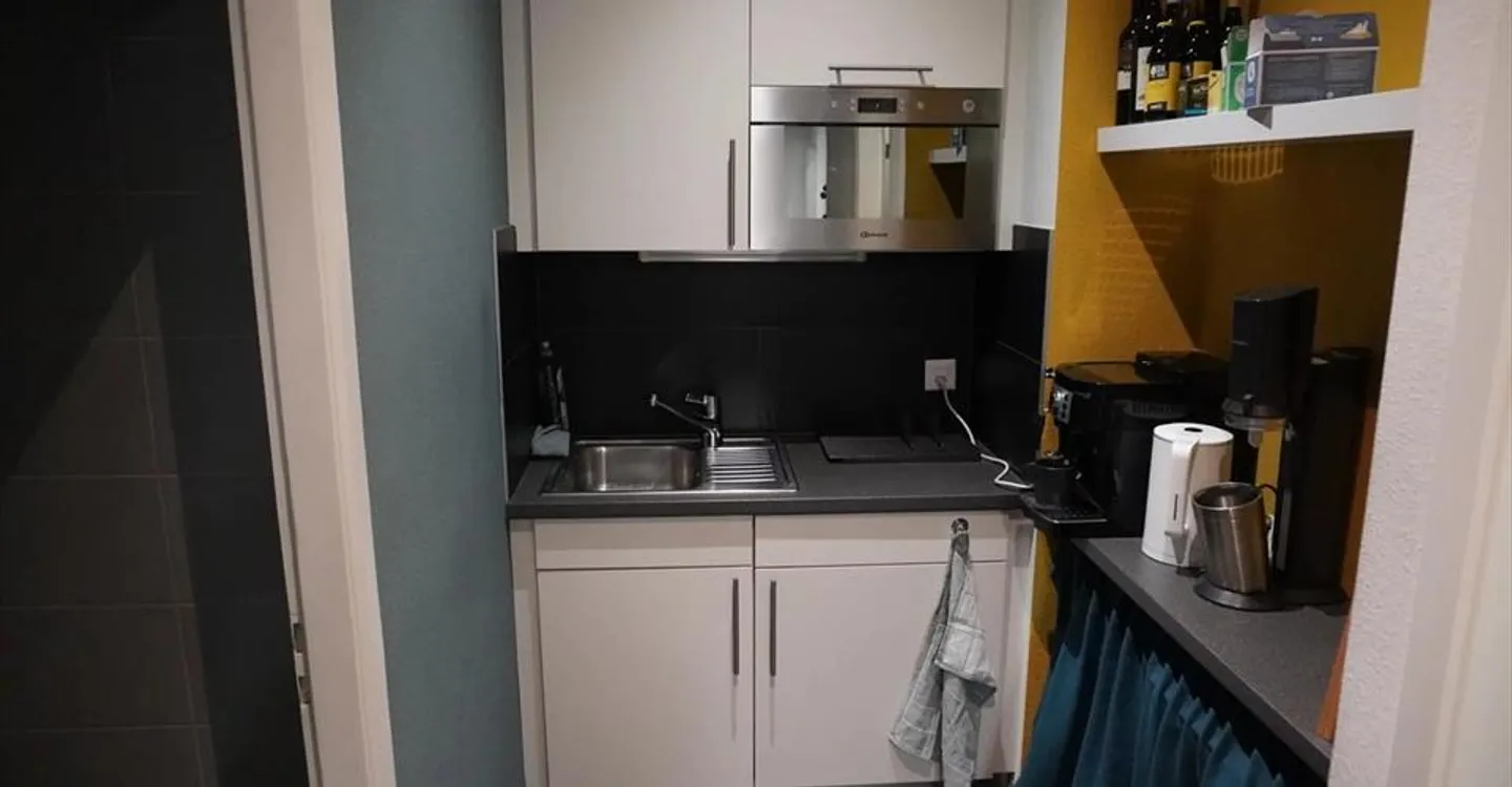 Office space for rent - Photo 4 of 10