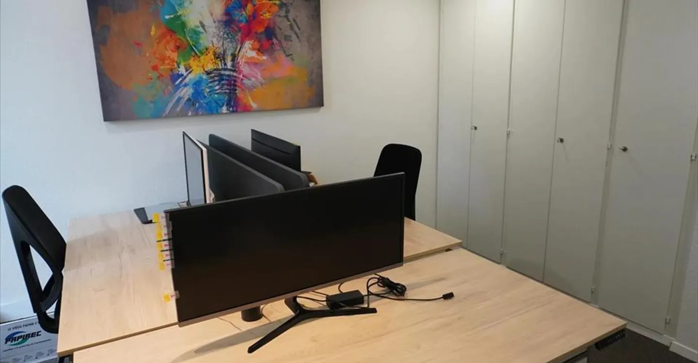 Office space for rent - Photo 1 of 10