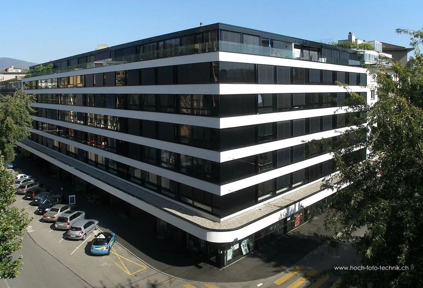 Sicherer Parkplatz in Biel - Foto 2 von 2